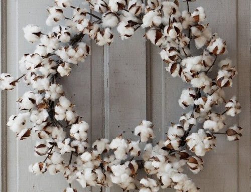 Day 29 of Decorating With Flowers: Dried Flowers on the Front Door